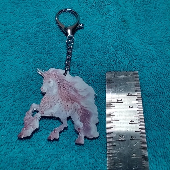 Cute unicorn purple white keychain key ring - Picture 2 of 3